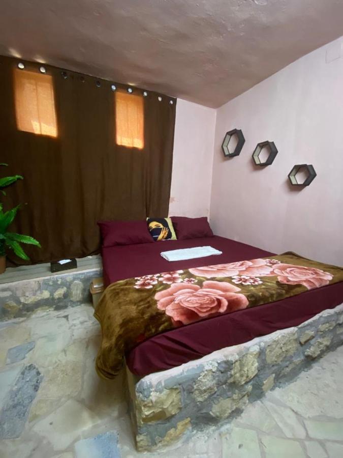 Dana Guesthouse Esterno foto