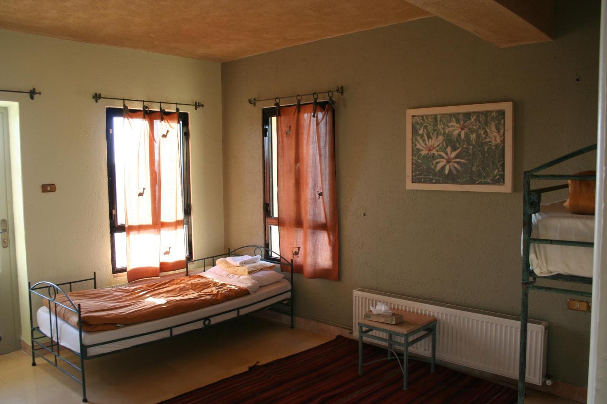 Dana Guesthouse Esterno foto